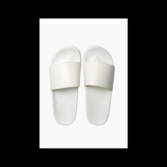 Onia Men’s Pool Slides. - Picture 1 of 4